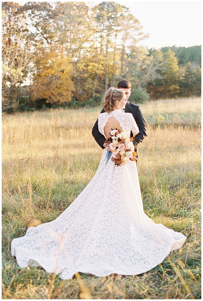Fall Wedding Inspiration | Ashlynn Miller Photography | Luxury Wedding Photographer | North Carolina | Charleston 