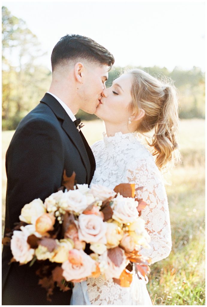 Fall is finally upon us and I couldn't wait to share this gorgeous fall wedding inspiration. Fall is the busiest wedding season and always the first to book on my calendar.