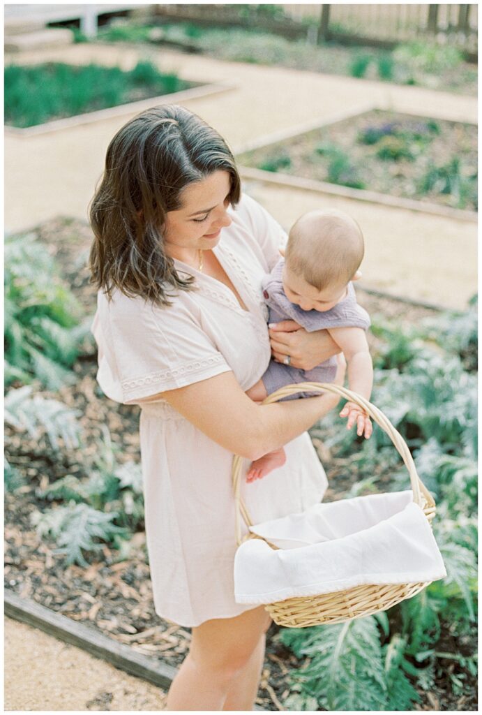Springtime Garden Portraits | Ashlynn Miller Photography | Raleigh, North Carolina