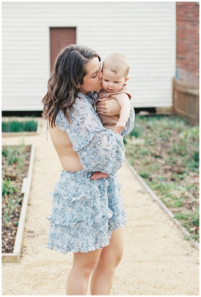 Springtime Garden Portraits | Ashlynn Miller Photography | Raleigh, North Carolina